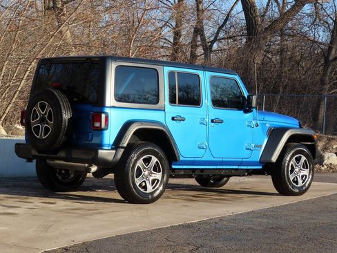 Used 2022 Jeep Wrangler Unlimited Sport image 3