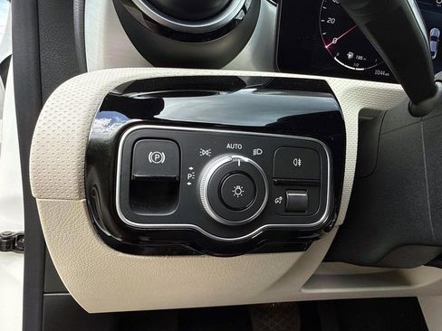 Used 2025 Mercedes-Benz CLA 250 image 40