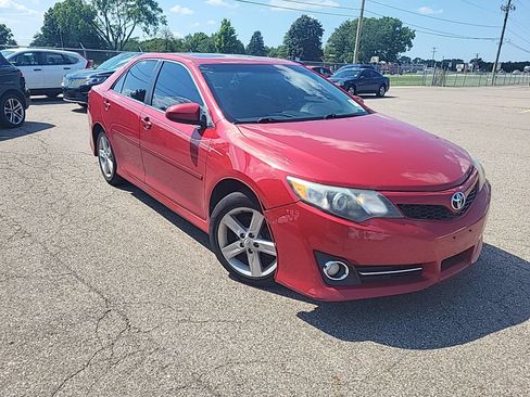 Used 2013 Toyota Camry SE FWD image 5