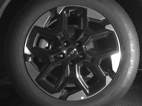 Used 2024 Kia Sorento S image 12