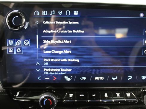 Used 2025 Chevrolet Blazer EV LT AWD/4WD image 14