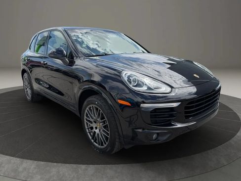 Used 2017 Porsche Cayenne AWD/4WD image 4