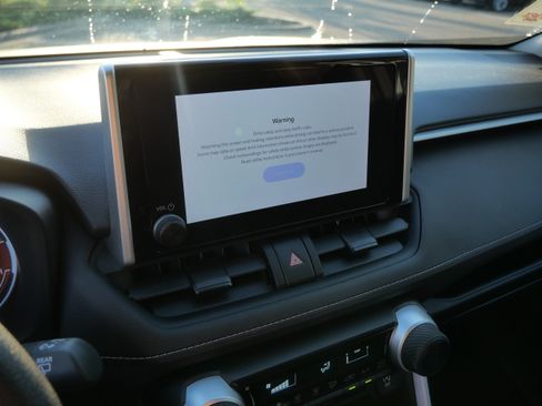 Certified 2024 Toyota RAV4 LE AWD/4WD image 23