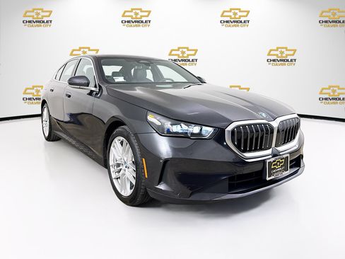 Used 2024 BMW 530i RWD image 1