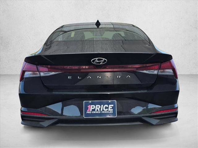 Used 2022 Hyundai Elantra SEL FWD image 6