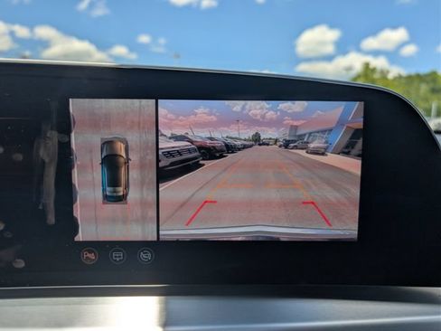 Used 2024 Cadillac Lyriq Luxury AWD/4WD image 26