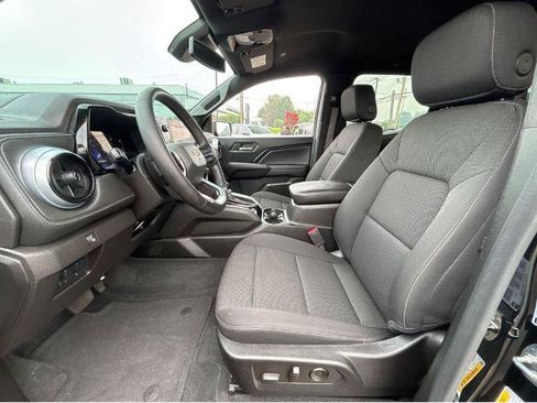 Used 2023 Chevrolet Colorado LT w/ LT Convenience Package II AWD/4WD image 17