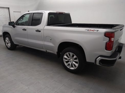 Used 2020 Chevrolet Silverado 1500 Custom w/ Custom Value Package AWD/4WD image 3