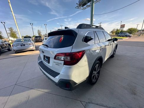 Used 2018 Subaru Outback 3.6R Limited AWD/4WD image 5