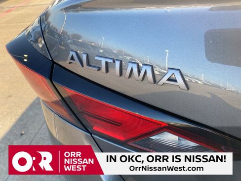 Used 2025 Nissan Altima 2.5 SR image 10
