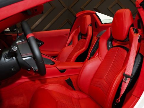 Used 2024 Chevrolet Corvette Stingray Premium Conv w/ Z51 Performance Package image 4