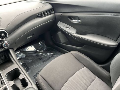 Used 2025 Nissan Sentra SV FWD image 40
