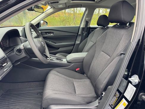 Certified 2025 Honda Accord SE image 18