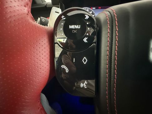 Used 2022 Land Rover Range Rover Sport SVR AWD/4WD image 16