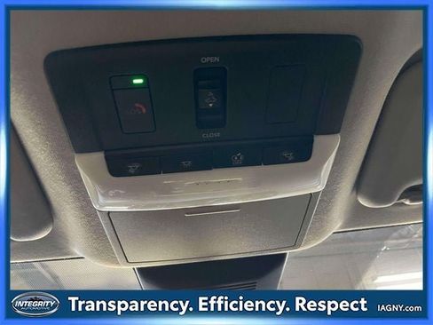 Used 2021 Nissan Sentra SR w/ SR Premium Package FWD image 32