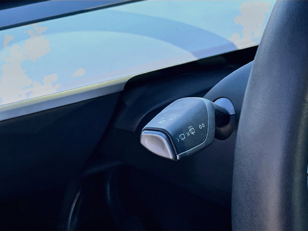 Used 2025 Tesla Model Y Long Range RWD image 10