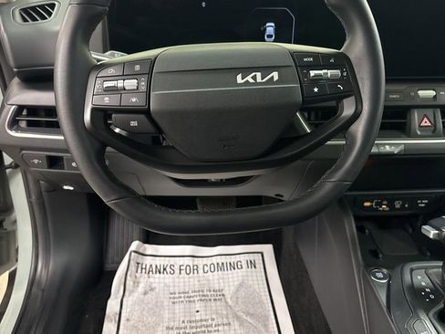 Used 2025 Kia K4 EX image 11