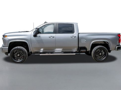 Used 2025 Chevrolet Silverado 2500 LT w/ Convenience Package image 10