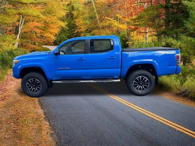 Used 2020 Toyota Tacoma TRD Sport w/ Technology Package AWD/4WD image 6