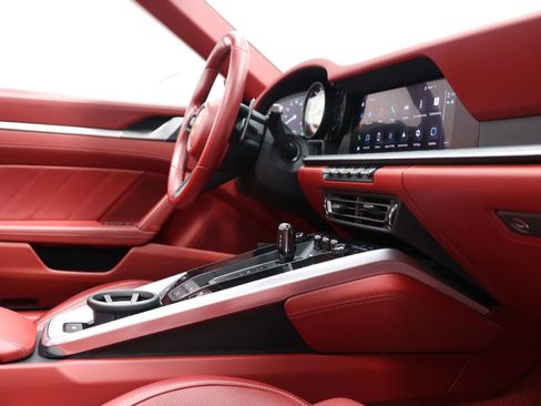 Used 2022 Porsche 911 Carrera image 98