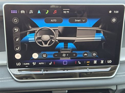 New 2025 Volkswagen Tiguan SE image 16