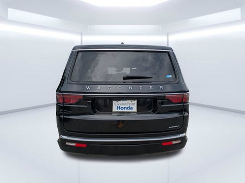 Used 2024 Jeep Wagoneer L Series II RWD image 5