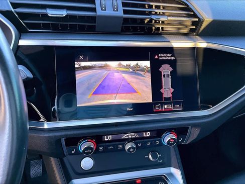 Used 2020 Audi Q3 2.0T Premium w/ Convenience Package image 28