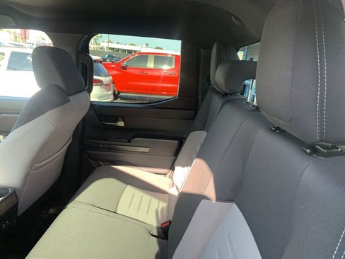 Used 2025 Toyota Tacoma TRD Sport AWD/4WD image 19