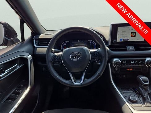 Used 2024 Toyota RAV4 SE AWD/4WD image 12