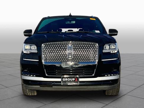 Used 2023 Lincoln Navigator 2WD image 4
