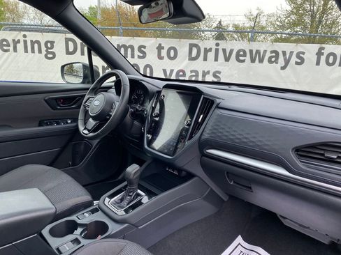 Used 2025 Subaru Forester Premium AWD/4WD image 18