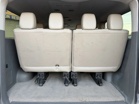 Used 2017 Nissan NV 3500 SL RWD image 12