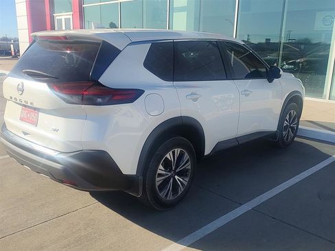 Used 2023 Nissan Rogue SV image 7