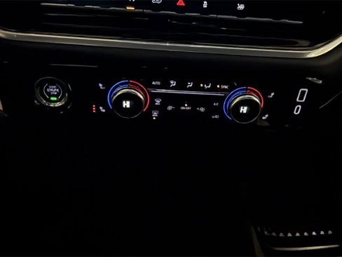 Used 2022 GMC Sierra 1500 Elevation image 26