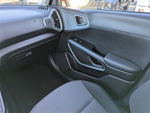 Used 2024 Kia Soul LX w/ Option Group 015 image 17