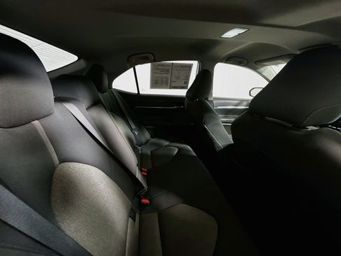 Used 2025 Toyota Camry SE FWD image 25