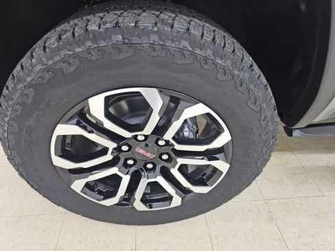 New 2026 GMC Canyon AT4 w/ Nightfall Edition AWD/4WD image 17