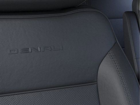 New 2026 GMC Yukon Denali w/ Denali Reserve Package image 18