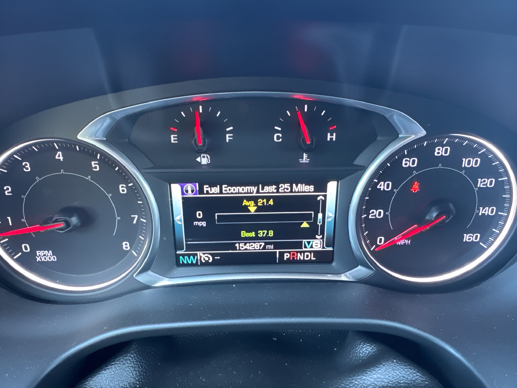 Used 2018 GMC Acadia SLT FWD image 2