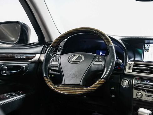 Used 2016 Lexus LS 460 w/ Comfort Package RWD image 15