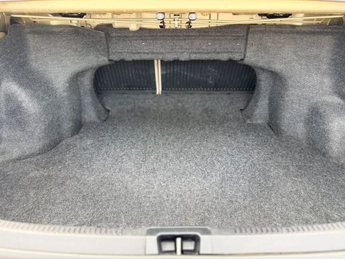 Used 2012 Toyota Camry LE FWD image 29