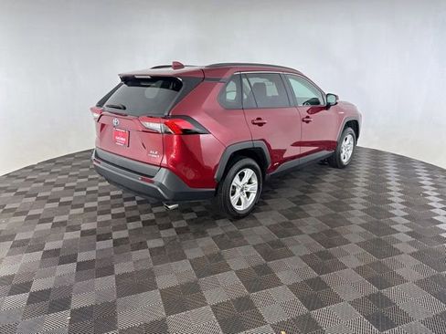 Used 2021 Toyota RAV4 XLE w/ XLE Grade Weather Package AWD/4WD image 5
