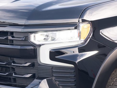 Used 2024 Chevrolet Silverado 1500 RST w/ Z71 Off-Road Package AWD/4WD image 19