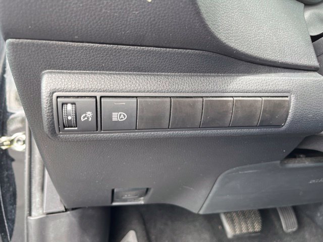 Used 2024 Toyota Corolla LE FWD image 32