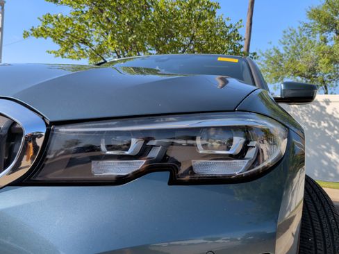 Used 2019 BMW 330i Sedan w/ Driving Assistance Package RWD image 3