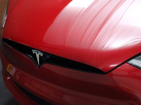 Used 2023 Tesla Model X image 3