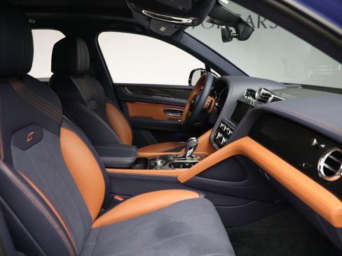 Certified 2024 Bentley Bentayga image 28