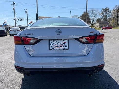 Used 2024 Nissan Altima 2.5 SR FWD image 6