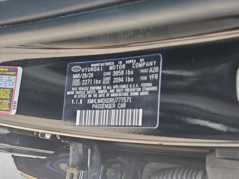 Used 2024 Hyundai Elantra SEL FWD image 15