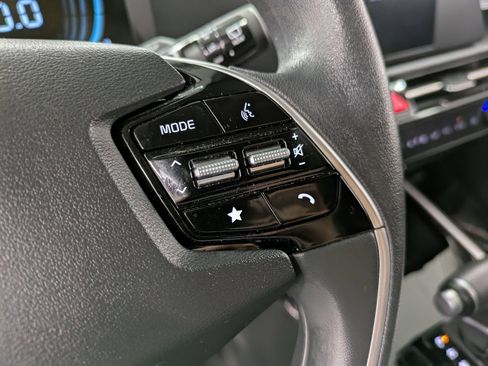 Certified 2024 Kia Niro LX image 18